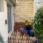 Tiny House With Terrace Near Pantheon