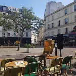 Tiny House With Terrace Near Pantheon *