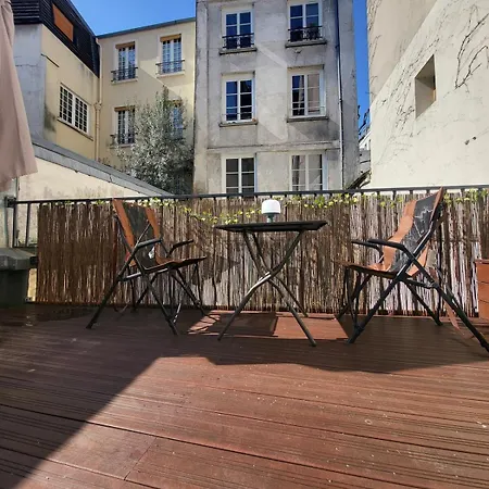Tiny House With Terrace Near Pantheon Appartement