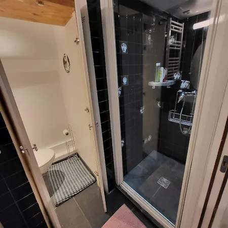 Tiny House With Terrace Near Pantheon * Parijs