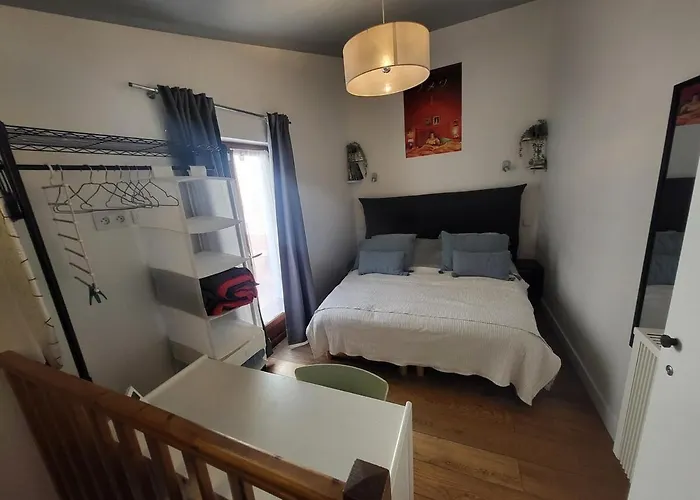 Tiny House With Terrace Near Pantheon *