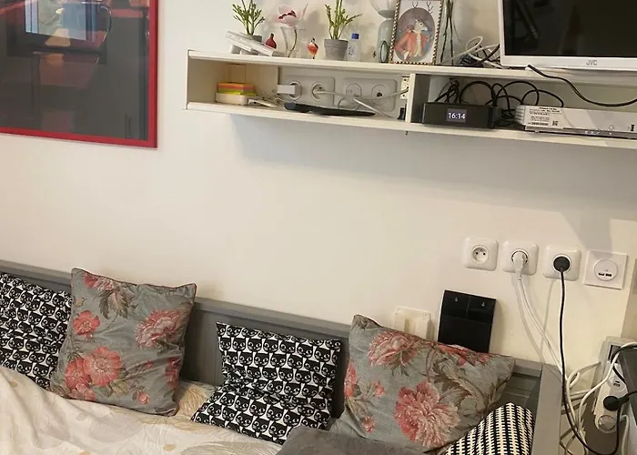 Tiny House With Terrace Near Pantheon Апартаменты