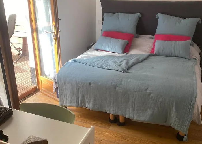 Апартаменты Tiny House With Terrace Near Pantheon *