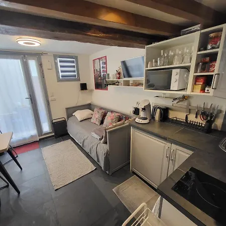 Apartment Tiny House With Terrace Near Pantheon