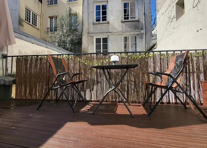Tiny House With Terrace Near Pantheon Apartment
